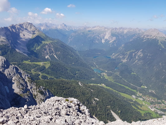 Blick zum Fernpass mit seinen Seen