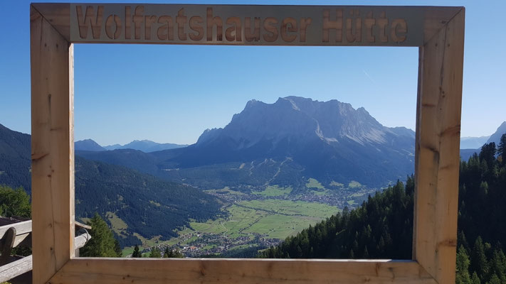 Zugspitzmassiv von der Wolfratshauser  Hütte