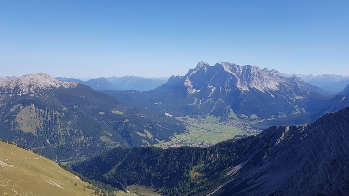 Blick vom Gartnerwandgipfel aufs Zugspitzmassiv