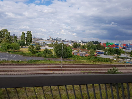 Blick von der Köhlbrandbrücke.
