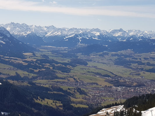 und noch einmal schweift der Blick zu den höheren Bergen im Süden
