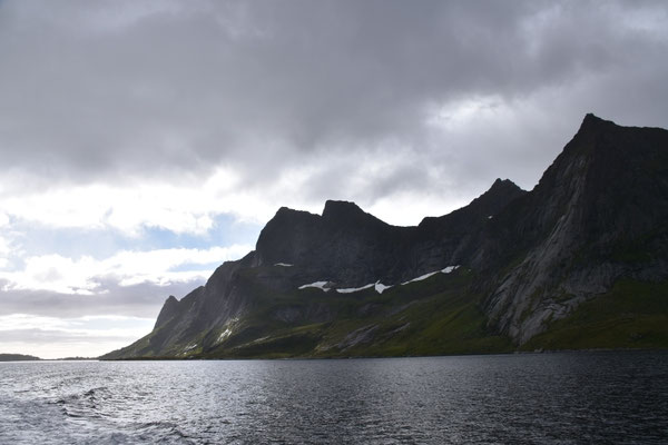 Auf dem Reinefjorden
