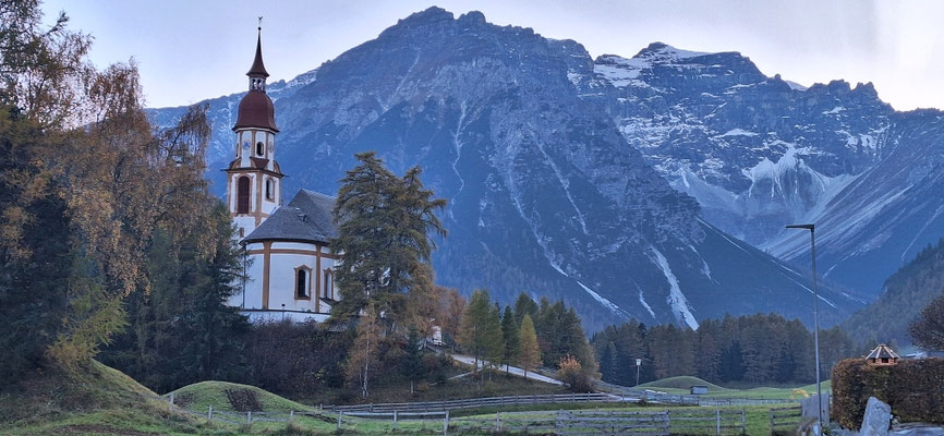 Kirche gegen Tribulaun