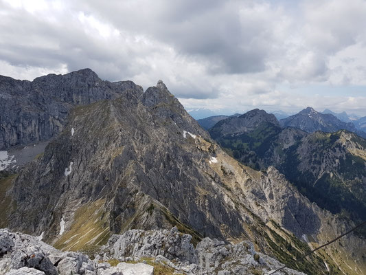 Blick zu Krähe, Gabelschrofen, Hoher Straußberg und Säuling