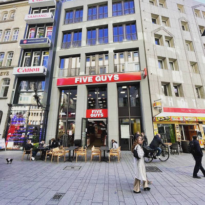 FIVE GUYS Systemgastronomie Köln Wallrafplatz