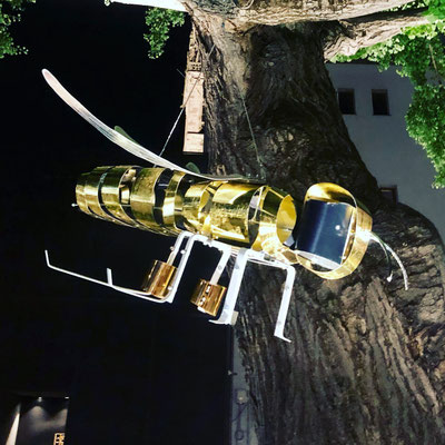 QUEEN OF THE ECOSYSTEM l 2019 l 50x130x145 cm. G. 9.5 Kg. l Poliertes, Eloxiertes und gehämmertes Aluminium. Verfügbar