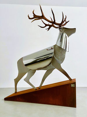 THE SILVER STAG l 2025 | grandezza naturale l 176 x 120 x 230 cm. P. 110 kg.