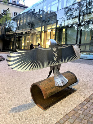 OUR EAGLE 2022 (Rear view) H. 155 cm, Wingspam 245 cm, Prof. 50 cm, P. 115 kg. Polished Iron stell, corten steel and hammered aluminum