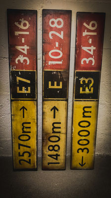 Taxiway Signs, Holz, 120x20cm - CHF 260/Stk.