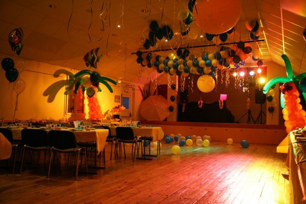 Décoration de ballons tropicale