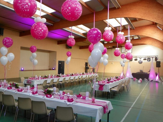 Décoration de ballons pour une communion à Gaillefontaine