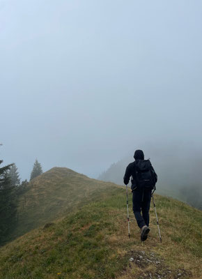 Abstieg von der Kirchwand