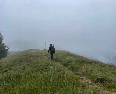 Kurz vor dem Gipfelkreuz der Kirchwand
