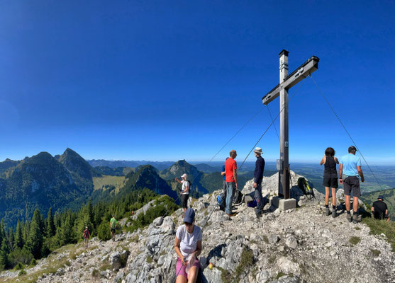 Am Gipfelkreuz der Hochsalwand