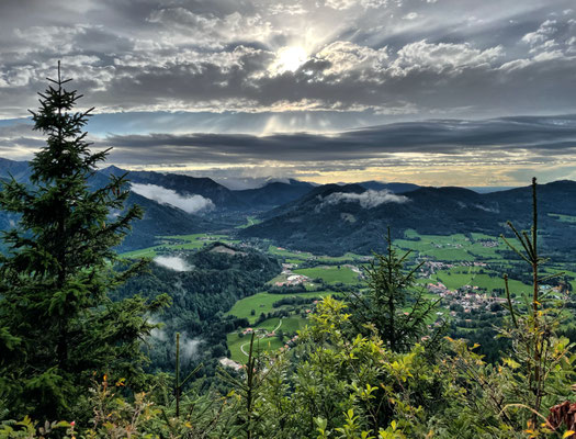 Aussicht von der Kapelle am Feuerhörndl an der Kesselalm