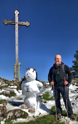 Gipfelfoto mit Schneemann
