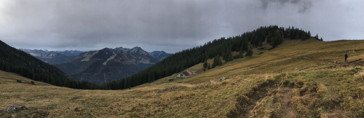 Am Fellalm-Sattel zwischen Großem und Kleinen Traithen