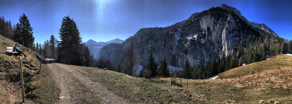 Rast an der Steingrabner Alm mit Blick auf den Breitenstein