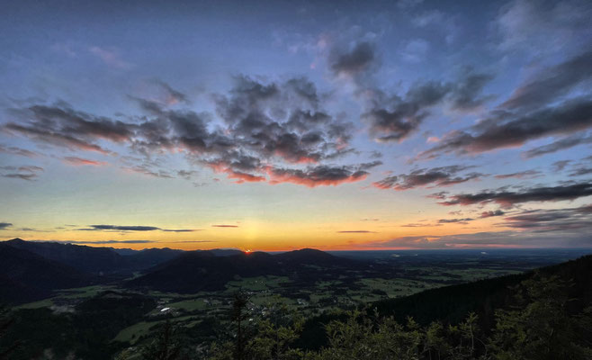 Sonnenuntergang an der Kapelle am Feuerhörndl an der Kesselalm