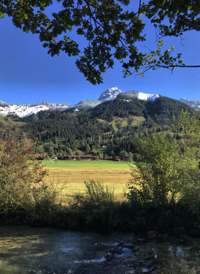 An der Leitzach mit Blick auf den Wendelstein