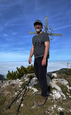 Am Gipfelkreuz der Haidwand