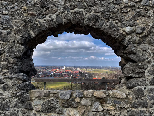 Blick ins Tal von der Burgruine Falkenstein