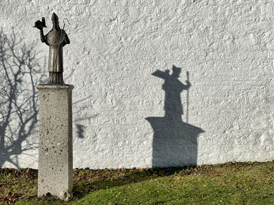 Bronzestatue an der Wallfahrtskirche von Josef Hamberger