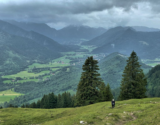 Aufstieg auf schmalen Pfaden