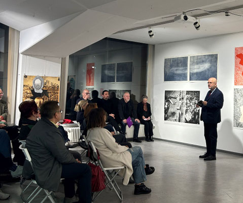 Vernissage MIGRATION VERLUST ODER FREIHEIT: Grußwort Generalkonsul Wolski, Foto: Sarah Menges