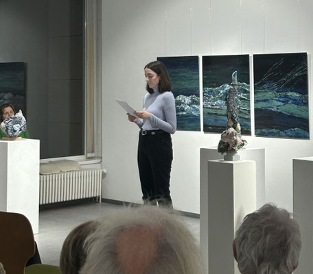 Vernissage Blau-Grüne Stille, Verok Gnos und Helga Essert-Lehn, Einführung Sabine Adler, Foto: Sarah Menges
