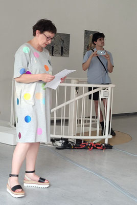Klara Beck und Flora Güldenpfennig (HfG): Einführung Prof. Constanze Fischbeck (HfG), Foto: Karin Gerlach