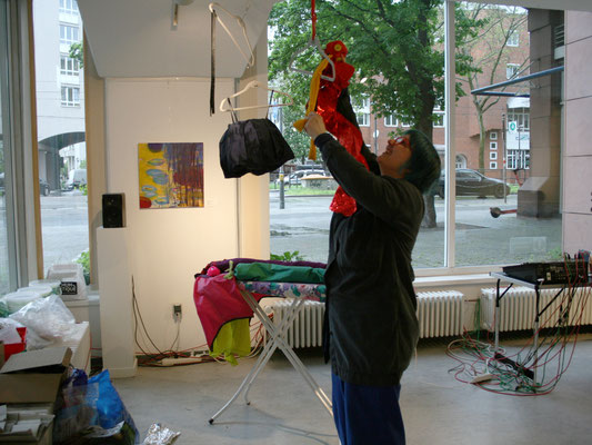 Mach Mit! Upcycling-Workshop: Anne Wellmer, GEDOK-Galerie, Foto: content@art