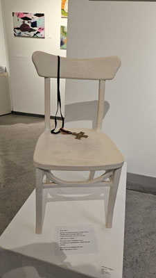 Zeit.Los, Gruppenausstellung des Fachbereichs Bildende Kunst, Hannelore Langhans, Leerer Stuhl, GEDOK-Galerie