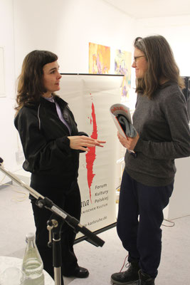 Marta Dzido im Gespräch, Lesung GEDOK Galerie, Foto: Krystyna Frindik