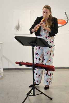Vernissage „Asymmetrie“, Carolin E. Fischer, Blockflöten, Foto: Anna Maria Letsch