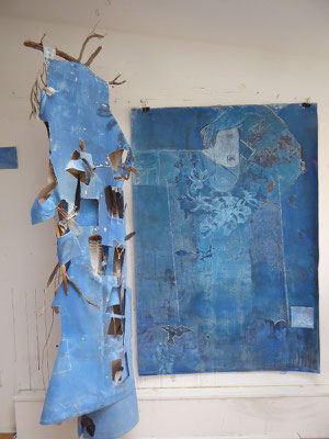 Sylvia Kiefer, Hagesusse - Heilige von Bingen, Installation mit Markise, 2024