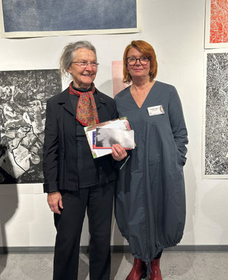 Vernissage MIGRATION VERLUST ODER FREIHEIT: Dr. Christa Hartnigk-Kümmel, Eugenia Jäger, Foto: Sarah Menges