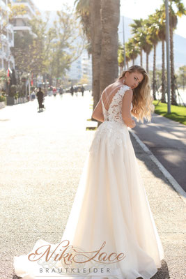 Niki Lace Brautkleider Hamburg - preiswerte individuelle Brautmode