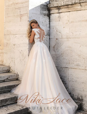 Niki Lace Brautkleider Hamburg -Prinzessinen Brautkleid mit Spitze