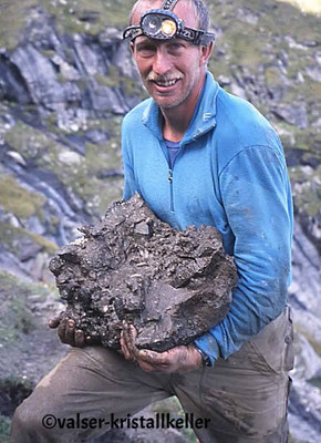 Grosse Rauchquarzstufe und Hämatit - Plattenberg Vals Graubünden Schweiz