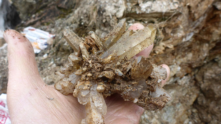 Bergfrische Bergkristallstufe mit  Siderit - Lugnez Graubünden Schweiz Val Lumnezia