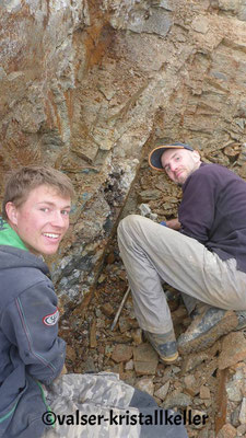 Hannes und Michi an der Hämatitquarzkluft - Vals Graubünden Schweiz