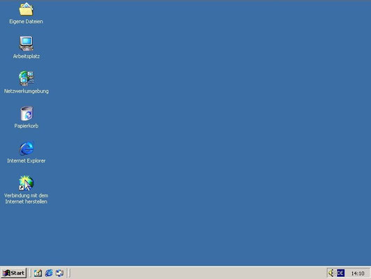 erscheint der leere Desktop. Kaum Änderungen zu Windows 98. Die Farben sind nur anders.