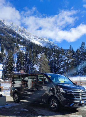 Taxi. PackoTango Shuttle Private Chauffeur