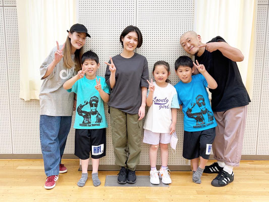 この日は仲間のダンススクール、千葉ダンススクール Beat squadからメンバーのモカが遊びにきてくれました♪