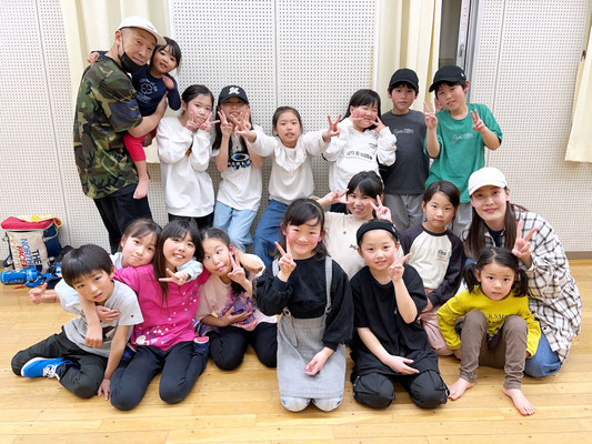 先日、若葉区キッズダンススクール Mob squadに体験でなっちゃんがレッスンに参加してくれました♪
