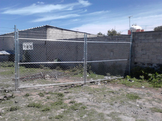 Zaguán con 2 metros de alto.