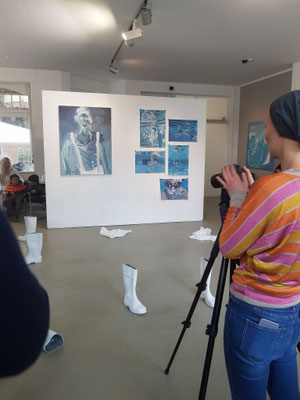  Dritter PERFORMANCEDAY 2017, Wiesbaden / Performance: Silvia Maria Philipp  NORMALITÄT IST EINE GEPFLASTERTE STRAßE (connecting people with Heraklit, Brecht and more) 