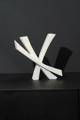 22001, 2022, Portugiesischer Marmor, 33 x 37 x 16 cm 
