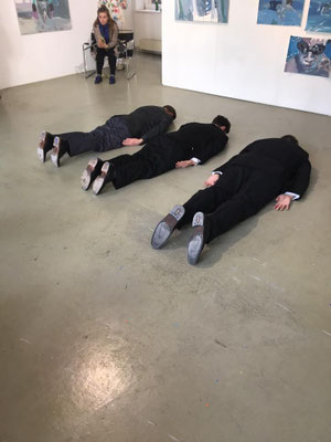 Dritter PERFORMANCEDAY 2017, Wiesbaden / Performance:  Qian Lili /Liu Xue ≠ Gravitational field《研究引力》